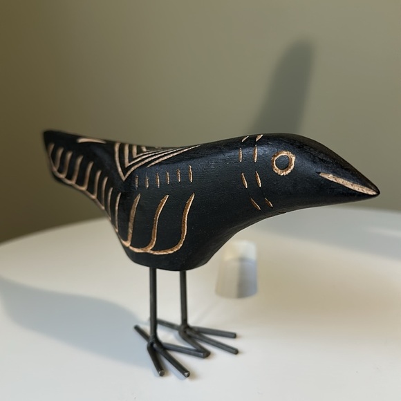 Black Bird Carving Painted Black Silver Toned Metal Legs - Picture 1 of 16